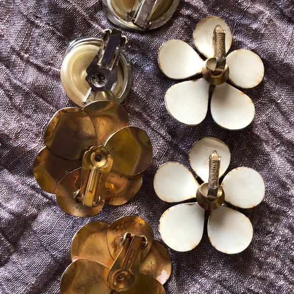 Vintage clip on earrings - Picture 6 of 6